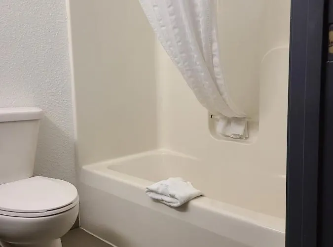 Hotel Americinn By Wyndham, Galesburg, Il 3*