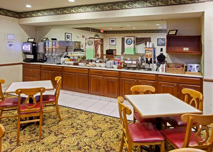 Hotel Americinn By Wyndham, Galesburg, Il 3*