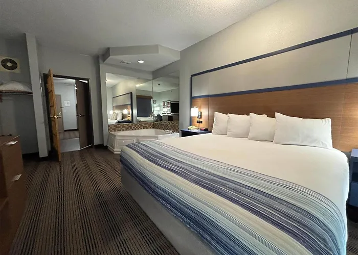 Americinn By Wyndham, Galesburg, Il Hotel