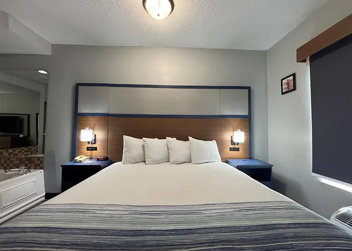 Hotel Americinn By Wyndham, Galesburg, Il 3*